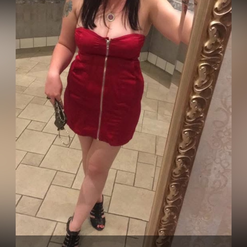 Unknown Brand Size 9 Mini Red Strapless Front Zipper Dress w/ Pockets!